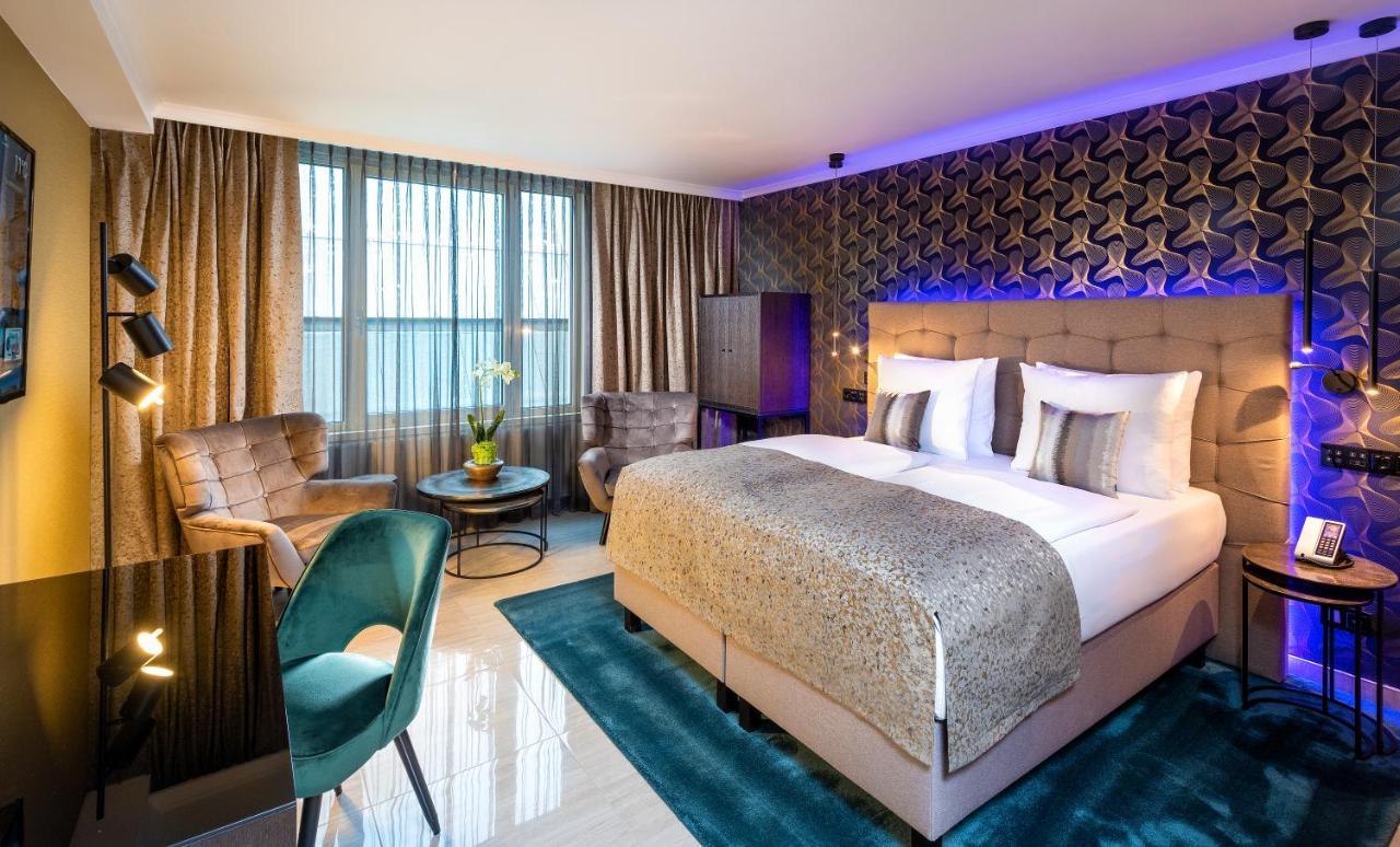 Palace Hotel 5*