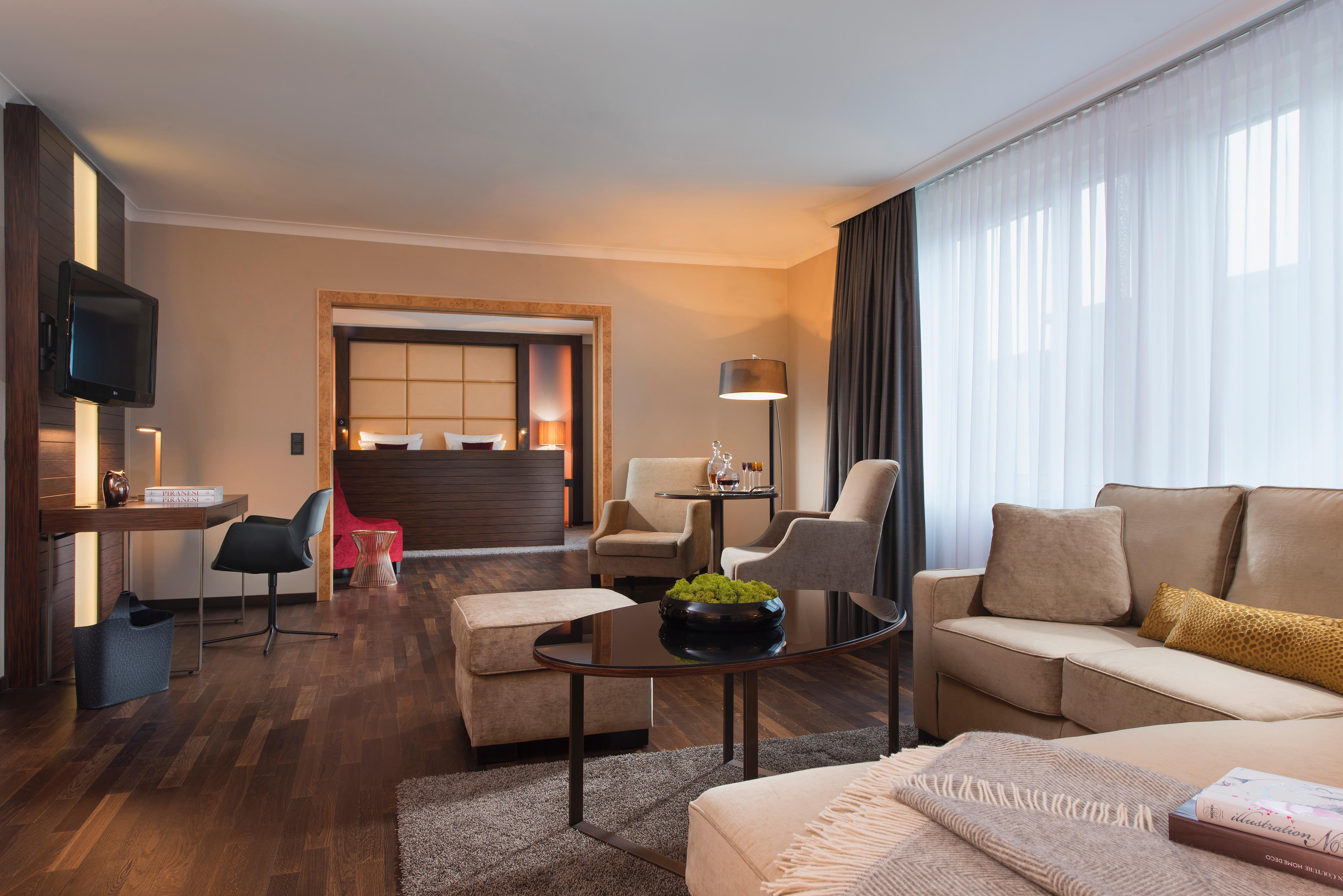 Palace Hotel 5*