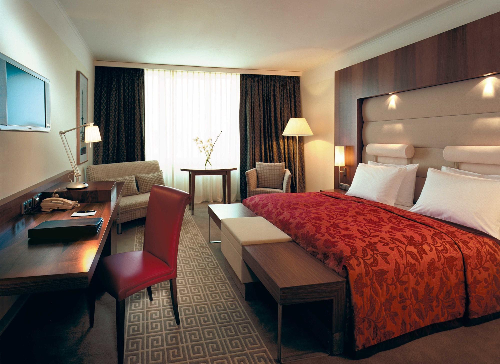 Palace Hotel 5*